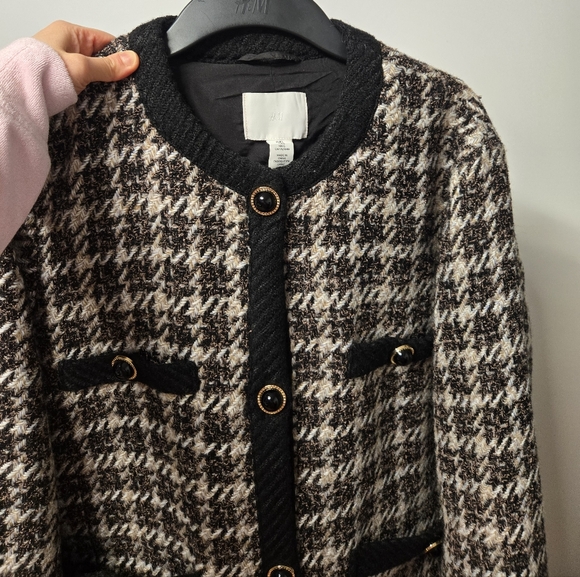 H&M Textured-weave Jacket in a black and cream houndstooth pattern - Picture 8 of 9